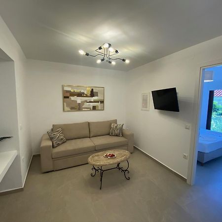 Central Hotel Párga Kültér fotó